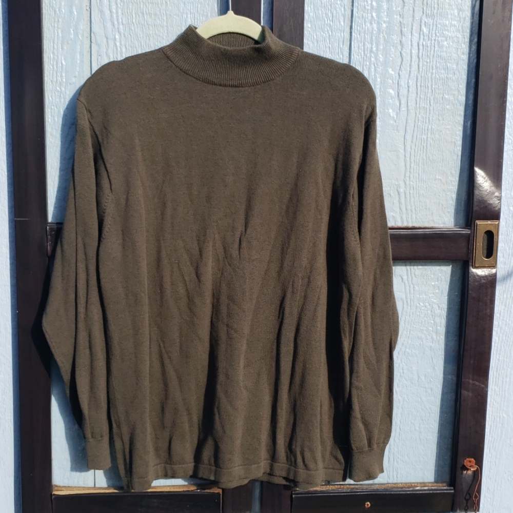 IZOD Green Sweater size M